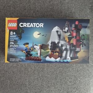 LEGO Creator Pirate Adventure Set with Red and Gray